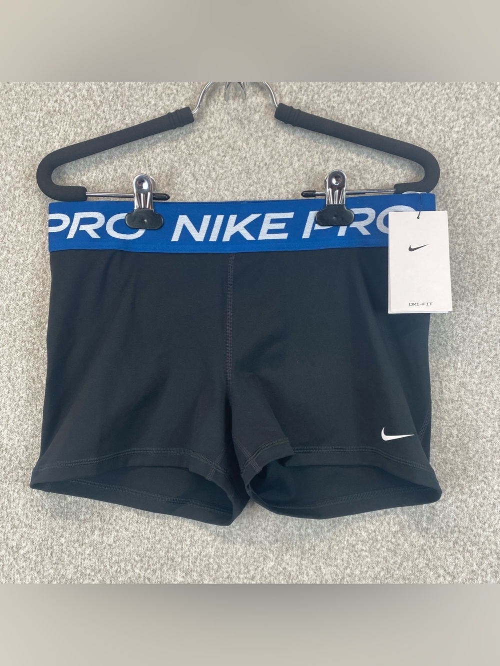 Nike Pro Women 3” Training Shorts Black Tight Fit Mid Rise  Size Large Volley
